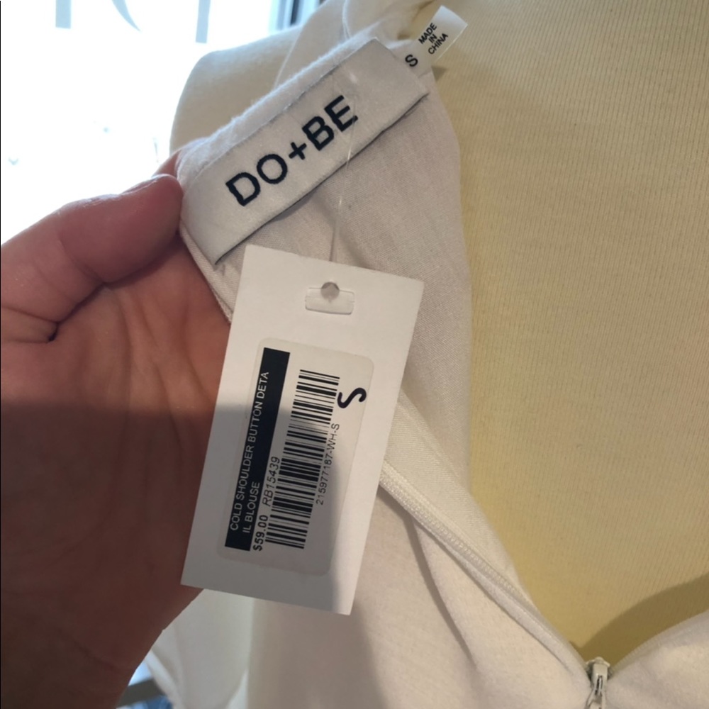 Do+Be Cold Shoulder Top - Picture 4 of 4